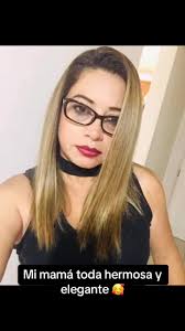 Samira Guzmán (@andreasamira)