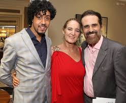 Ashley leconte campbell, brian j. Abyner Gomez Apresenta Luzes Camera E Uma Boa Acao Society Rio Sp