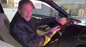 David hasselhoff is auctioning off his k.i.t.t. Hasselhoff S Own Knight Rider Car Goes For 300 000 At Auction Cbs 17
