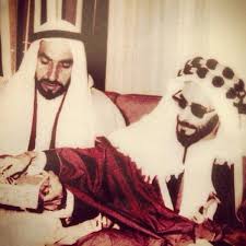 الشيخ شخبوط بن سلطان وشقيقه الشيخ زايد بن سلطان طيب الله ثراهم Alnahyan Pic Webstagram United Arab Emirates Old Photos Uae