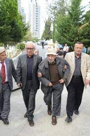 Mürvet şen, zincirlikuyu mezarlığı camii'nde kılınan cenaze namazının ardından defnedildi. Sener Sen In Annesi Topraga Verildi Son Dakika Magazin
