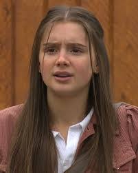 Sarah Dingle's Instagram, Twitter & Facebook