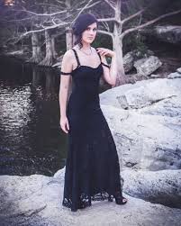 Arryn Zech - Free pics, galleries & more at Babepedia