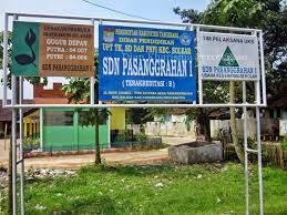 Gambar lengkap contoh papan nama paud baik untuk papan nama tk papan nama kb papan nama play group maupun papan nama tempat meletakkan papan namanya sih indah dan terlihat bagus, tapi identitasnya kurang lengkap dan mengena. Desain Taman Papan Nama Sekolah