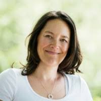 Leanna Barrett's Instagram, Twitter & Facebook