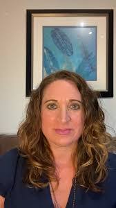 Laurie Hanson's Instagram, Twitter & Facebook