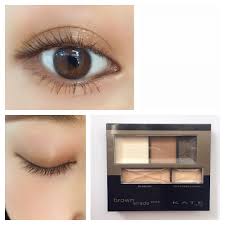 eyemake スワイプ 2枚目 全体像 3枚目 塗り方 4枚目 使用コスメ kate ブラウンシェードアイズn br 6を使いましたよ 見た目よりも黄みの強いブラウンでした 粉飛びもなくリニューアル前のものよりも粉質が良くな メイク動画 アイ