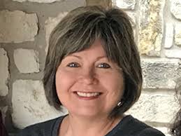 Lynne Maddox's Instagram, Twitter & Facebook