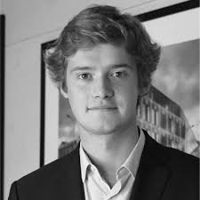 J'ai le plaisir de vous annoncer que j'occupe désormais le poste…