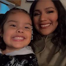 Lilo & Stitch sure know how to stay cool! Beat the summer heat with this  refreshing shave ice recipe. 🍧 (🎨 by Filipa Namorado)