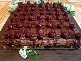 Lapte g faina 60 g zahar 1 ou 40 g unt moale 1 pliculet zahar vanilat, 1 varf de sare crema : Prajitura Reform Cu Visine Si Ciocolata Sa Gatim Cu Gina