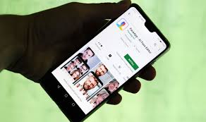 Sans inscription préalable, ce service en ligne vous invite à télécharger une photo de votre portait, ou celui d'une autre personne. Faut Il S Inquieter De Faceapp Le Devoir