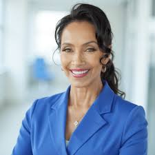 Golden Globe night of glitz and glamour at one of the afterparties. I love  seeing people dressup. I wanted to wear a gown but... I just settled