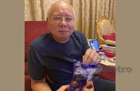 Mungkin juga sdr umranrc level tun m hanya perlu 8 orang untuk mengoncang dunia seribu kemungkaran najib razak secara simbolik dalam usaha menjayakan program kita ini. Sebab Apa Saya Disalahkan Najib Razak