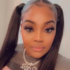 Bella Gardner's Instagram, Twitter & Facebook