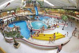 ga heerlijk zwemmen in het tikibad attractiepark reizen holland