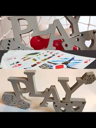 Es werden auch 500 alte fahrräder durch neue ersetzt wie auch 300 zusätzliche fahrräder gekauft. 3d Holzschrift Play Cool Als Einladung Fur Den Nachsten Spieleabend Oder Gutschein Fur Das Nachste Fussballspiel Die Wurfel Sind Gefa Spieleabend Spiele Wurfel