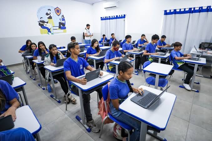 Governo de MT alia tecnologia &agrave; educa&ccedil;&atilde;o em escolas da rede p&uacute;blica | G1