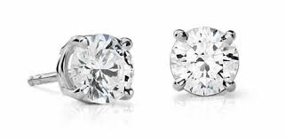 I immediately contacted blue nile customer service and after 15 minutes on hold was. Blue Nile Jewelry Review Must Read This Before Buying