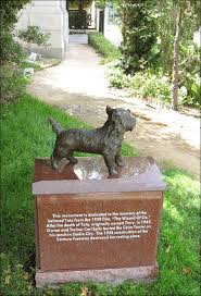 Monument To Toto Of Wizard Of Oz Fame Photo Wizard Of Oz Cairn Terrier The Wonderful Wizard Of Oz