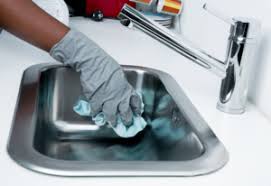 Voici De Quoi Recurer A La Perfection Votre Baignoire Et Vos Eviers Astuces De Grand Mere Evier En Inox Nettoyer Evier Inox Produits De Nettoyage Naturels