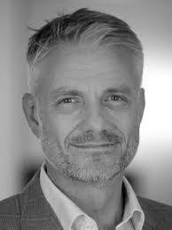 Robert Foxall's Instagram, Twitter & Facebook