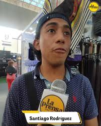 Como cada año, los pabellones Venezuela y Colombia se llenan de expositores  que exhiben sus productos y mercancías a los visitantes de la Feria de San  Sebastián. , Los comerciantes aseguran que el ...