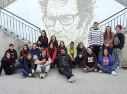 Check spelling or type a new query. Vhils Esculpiu Rosto De Zeca Afonso Em Escola Do Seixal Artes Publico