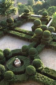 Manicured Garden Buxus Balls Manicured Garden Buxus Balls Balls Buxus Formalgardens Garden Herb In 2020 Formal Gardens English Garden Design Garden Design