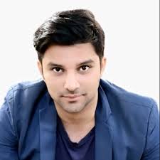 Convierte tus prácticas de IA en un trabajo a tiempo completo