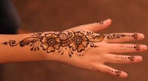 65 gambar motif henna pengantin tangan jempolkaki com demikianlah gambar henna tangan yang simple dan cantik bagi kamu yang sedang mencari desain henna menarik dan cantik semoga. Gambar Henna Tangan Bunga Ukir