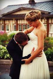 I Want To Do A White Dress Photo Shoot When I M This Pregnant When My Husband And I Decide To Have Child Pregnant Wedding Pregnant Wedding Dress Pregnant Bride