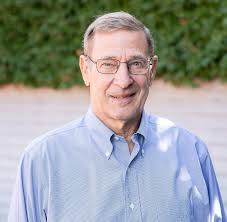 Dana Hooper's Instagram, Twitter & Facebook