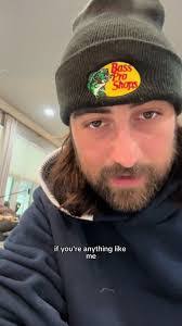 Marcos Valles's Instagram, Twitter & Facebook