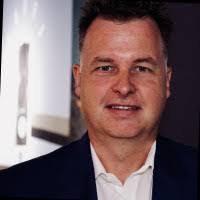 Linda Gossage's Instagram, Twitter & Facebook