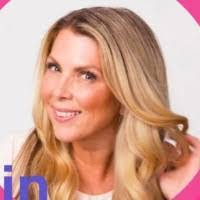 Amber Thorne's Instagram, Twitter & Facebook