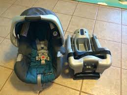 Graco Snugride 30 Infant Car Seat With Base And Matching Car Seat Cover The Car Seat Is In Excellent Condition It Was Baby Car Seats Car Seats Carseat Cover