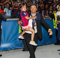 Conoce todas las noticias, convocatorias, declaraciones, fotos y vídeos del exjugador del barcelona y actual entrenador de la selección española de fútbol en as.com. Spaniens Nationaltrainer Enrique Kehrt Nach Tod Seiner Tochter Zuruck Welt