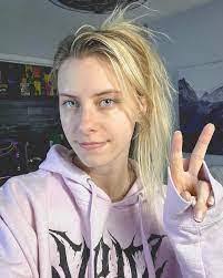 Bryan Butters's Instagram, Twitter & Facebook