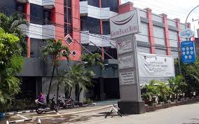Kayaknya mau tutup pas pesen salahnya gak liat review dulu jadi serem kalo gak diambil sayang sih jdnya kepaksa diambil. Sejumlah Hotel Di Makassar Tutup Sementara Bisnis Com