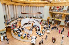 Stadsfeestzaal is een prachtige locatie dat al meer dan 100 jaar mensen bij elkaar brengt in hun vrije tijd. Stadsfeestzaal Multi Corporation
