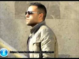 هو انت بتكدب وتصدق كان من امتى بتعرف تعشق ابعد عني خلاص وياريتك لو تتعود على الحرماان 8 Songs Ideas Songs Youtube Hair Straightner