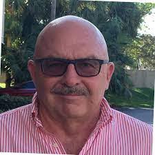 Leslie Grim's Instagram, Twitter & Facebook