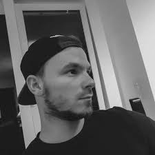 🖤 Der 1FCKM trauert um Torsten Kögel Mit tiefer Bestürzung und großer  Trauer nehmen wir Abschied von Torsten “Toto“ Kögel, der im Alter von nur  34 Jahren aus dem Leben geschieden ist.