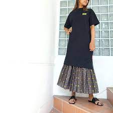 シンプルなtシャツワンピからのぞくバティック柄がsummer気分を盛り上げる onepiece 10800tax thomasmagpie skirt 24000sale50off 12000tax トーマスマグパイ sandals 24000sale 50off 1 tシャツ ワンピース バティック ワンピ
