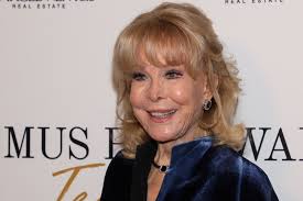 Barbara Eden, 91, strikes ageless I Dream of Jeannie pose in rare sighting