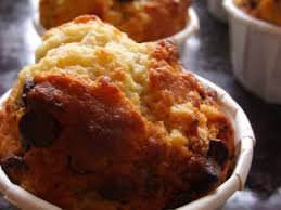 Muffins Aux Bananes Trop Mures Et Aux Pepites De Chocolat Recette Ptitchef Recette Muffin Banane Muffin Banane Chocolat Pepite Chocolat