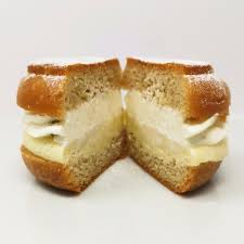 Pin On Lovely Pastries Dessert Enjoy With An Organic Sparkling Wine Champagne Cremant Prosecco
