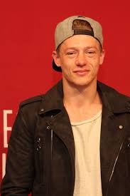 Maren möchte unbedingt die wahrheit herausfinden 📺 gzsz erik kommt früher als gedacht nach hause und würde am liebsten den tag mit toni verbringen. Gzsz Aussteiger Diese Stars Verliessen Die Serie