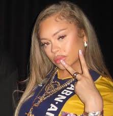 NO TEA NO SHADE 😘